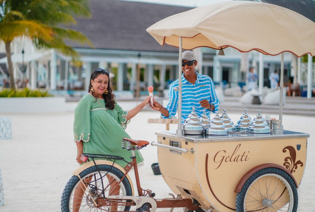 An “influenced” wardrobe for your next holiday? Follow these fashion tips